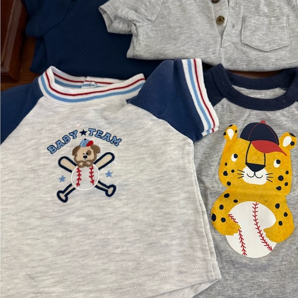 Bundle of 4 Short Sleeve Tee Shirts - Picture 2 of 7